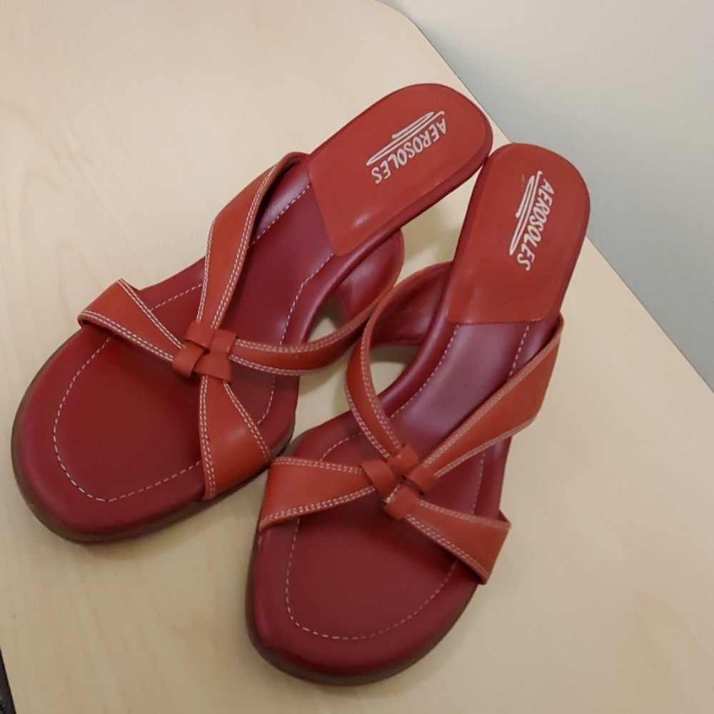 AEROSOLES RED WEDGE SANDALS 8.5M, EXCELLENT CONDITION